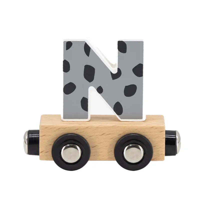 Magnetisch houten wagonnetje letter N met gespikkeld grijs patroon
