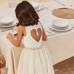 Meisjes 2-in-1 jurk met een hartvormige open rug.