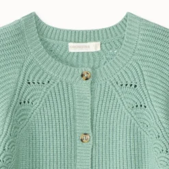 Mooie gebreide vest voor meisjes