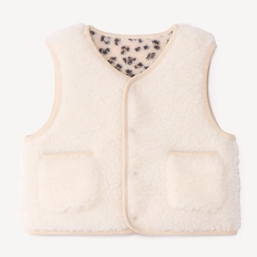 Mouwloos meisjesvest met leopardprint