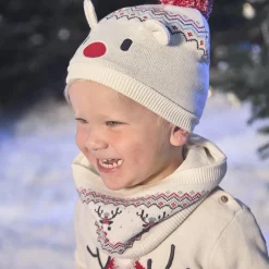 Muts en snood gebreid voor kerst voor baby's
