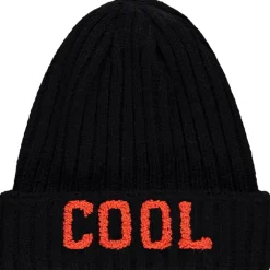 Muts met ribbelpatroon en geborduurd Cool in 3D-lusjes jongens