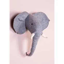 Olifantenkop van vilt voor wanddecoratie babykamer