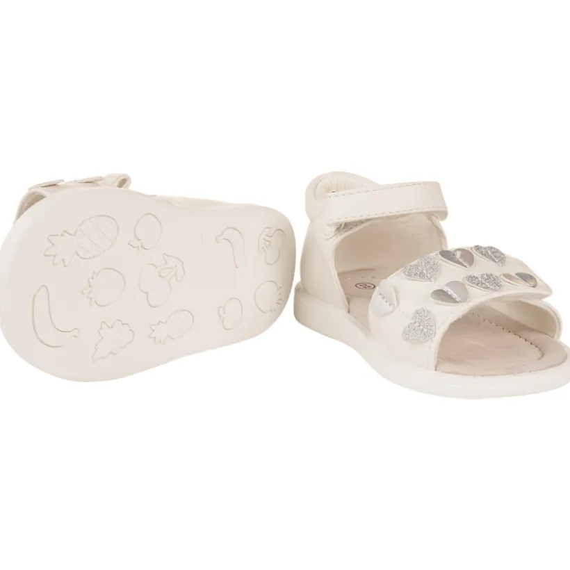 Open sandalen met klittenband en hartjes voor meisjesbaby