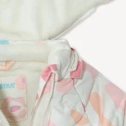 Pilotenpak met arty print voor babymeisje met verschillende afwerkingen volgens leeftijd