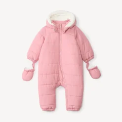 Pilotenpak van gewatteerde stof voor babymeisje met verschillende afwerkingen per leeftijdsperiode