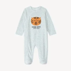 Pyjama in Ottomaanse fluweel met geborduurde tijgerpatch voor babyjongens met verschillende sluitingen afhankelijk van de leeftijd