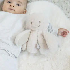 Rammelaar Octopus met lange haren Zand
