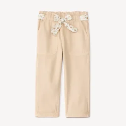 Rechte jeans met bloemenriem voor babymeisje