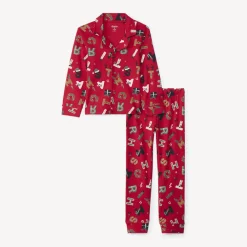 Rode pyjama set met lange mouwen in interlock, kerstprint overal jongens