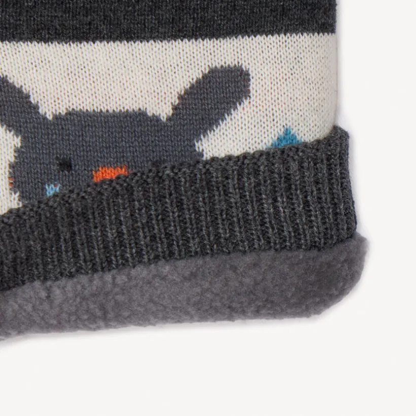 Set met ludieke bonnet en jacquard snood voor jongen.