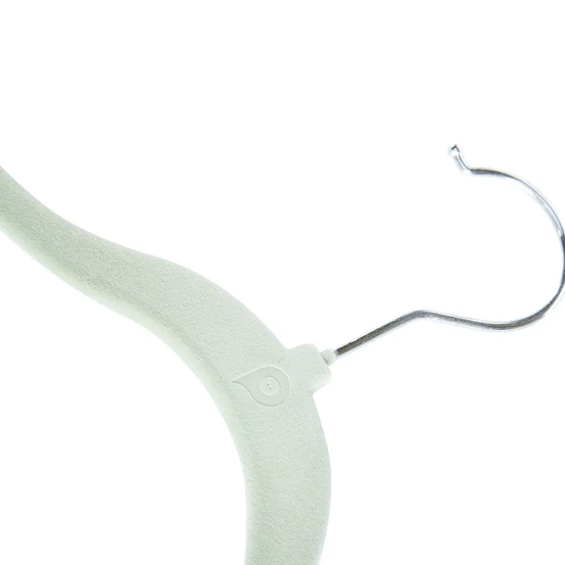 Set van 6 fluwelen kleerhangers groen