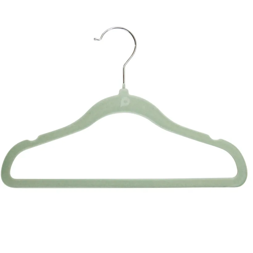 Set van 6 fluwelen kleerhangers groen