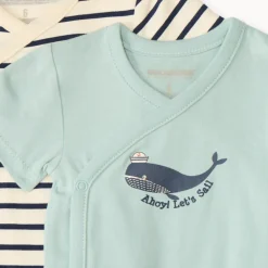 Set van 7 korte mouw rompertjes met maritieme prints voor babyjongens, met verschillende openingen afhankelijk van de leeftijd.
