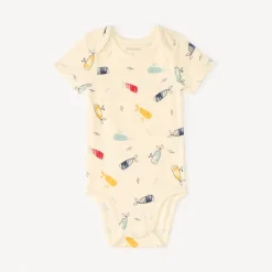 Set van 7 korte mouw rompertjes met maritieme prints voor babyjongens, met verschillende openingen afhankelijk van de leeftijd.