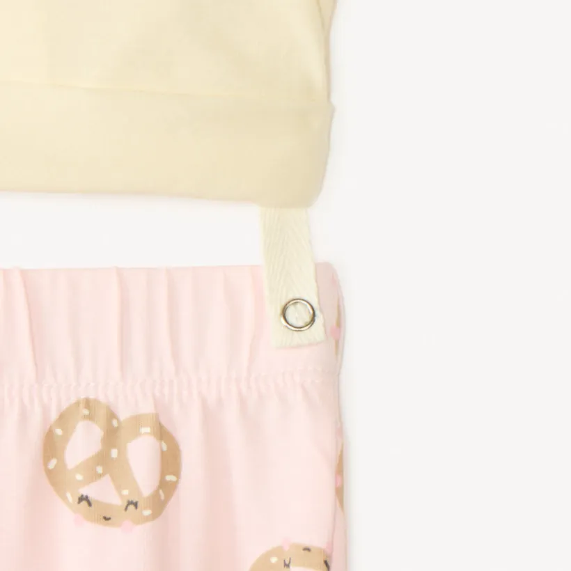 Set van 2 onderdelen pyjama t-shirt + broek met ontbijtmotief voor baby meisjes, met verschillende afwerkingen afhankelijk van de leeftijd.
