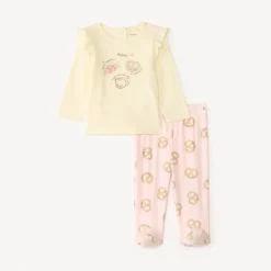 Set van 2 onderdelen pyjama t-shirt + broek met ontbijtmotief voor baby meisjes, met verschillende afwerkingen afhankelijk van de leeftijd.