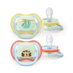 Set van 2 silicone fopspenen 0-6M Ultra Air nacht met decoratie