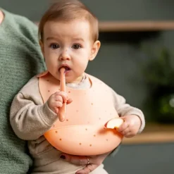 Slabbetje met opvangbakje - Silicone - Kleikleur