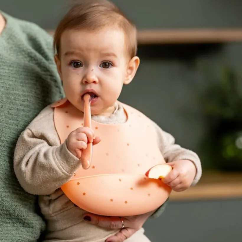 Slabbetje met opvangbakje - Silicone - Kleikleur