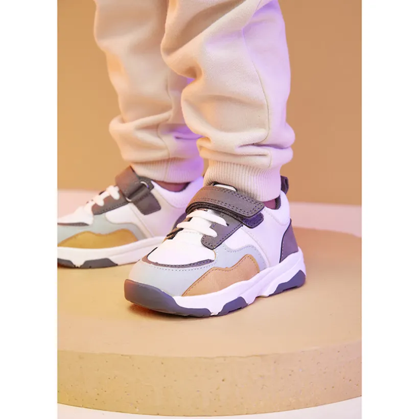 Sneakers met contrasterende inzetstukken jongens