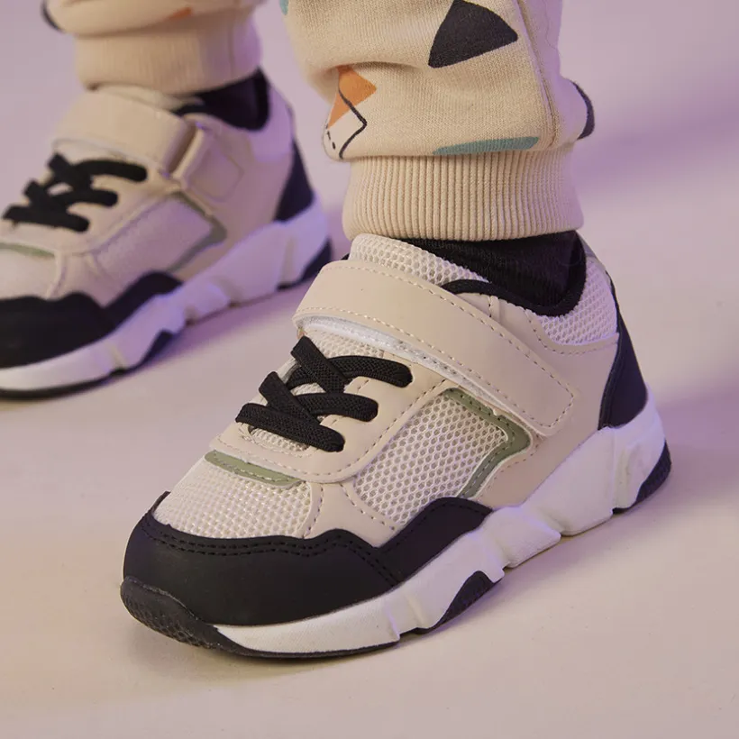 Sportieve mesh sneakers met inzetstukken voor babyjongen