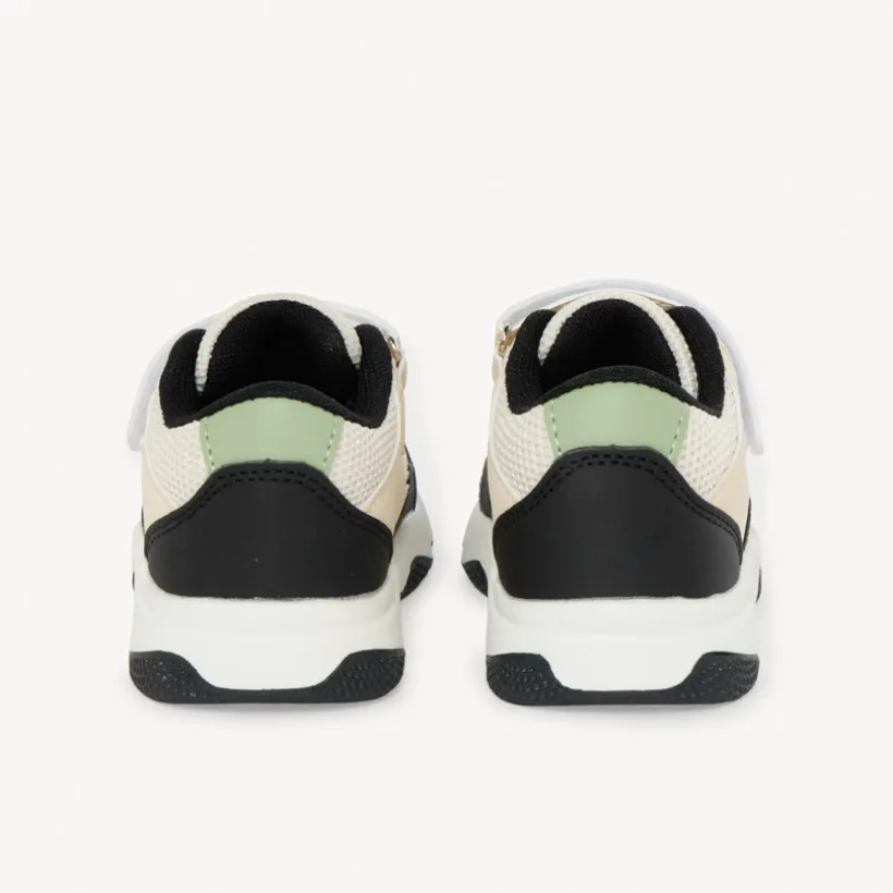 Sportieve mesh sneakers met inzetstukken voor babyjongen