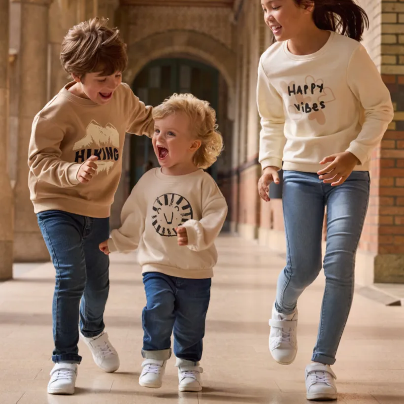 Sweatshirt van fleece met fantasieprint jongens