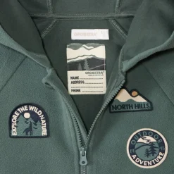 Vest in fleece met kap en geborduurde patch jongens