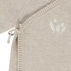 Vest in opengewerkt breiwerk met borduren voor baby
