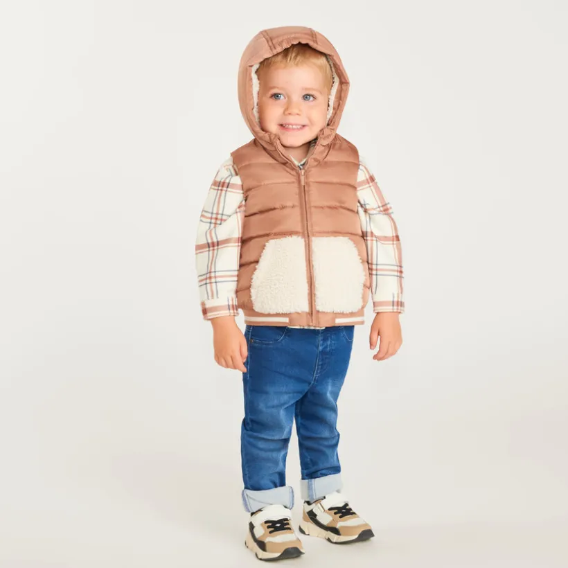 Vest zonder mouwen voor jongens, effect van meerdere materialen.