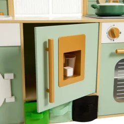 Volledige keuken met houten accessoires