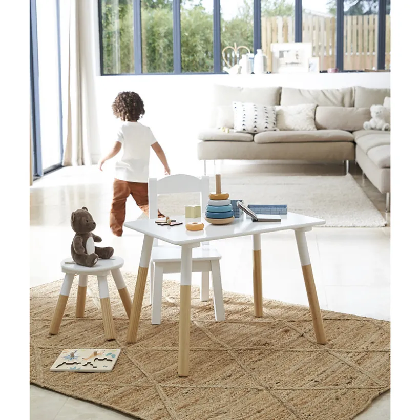 Witte tafel voor kinderen