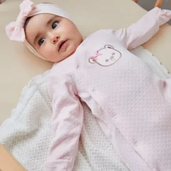 Zacht velours slaapkleed met lange mouwen en een geborduurde teddybeer voor meisjesbaby's