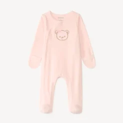 Zacht velours slaapkleed met lange mouwen en een geborduurde teddybeer voor meisjesbaby's