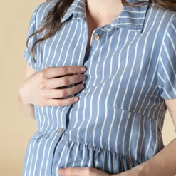 Zwangerschaps- en borstvoedingsblouse met streepjes