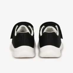 Zwarte lage sportsneakers met elastische veters en velcro jongens